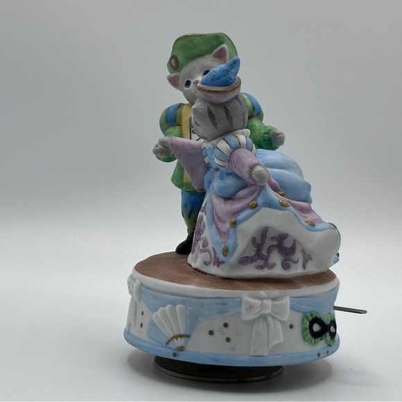 Vintage Porcelain Kitty Cucumber Schmid "Shall We Dance" Music Box - Picture 3 of 12